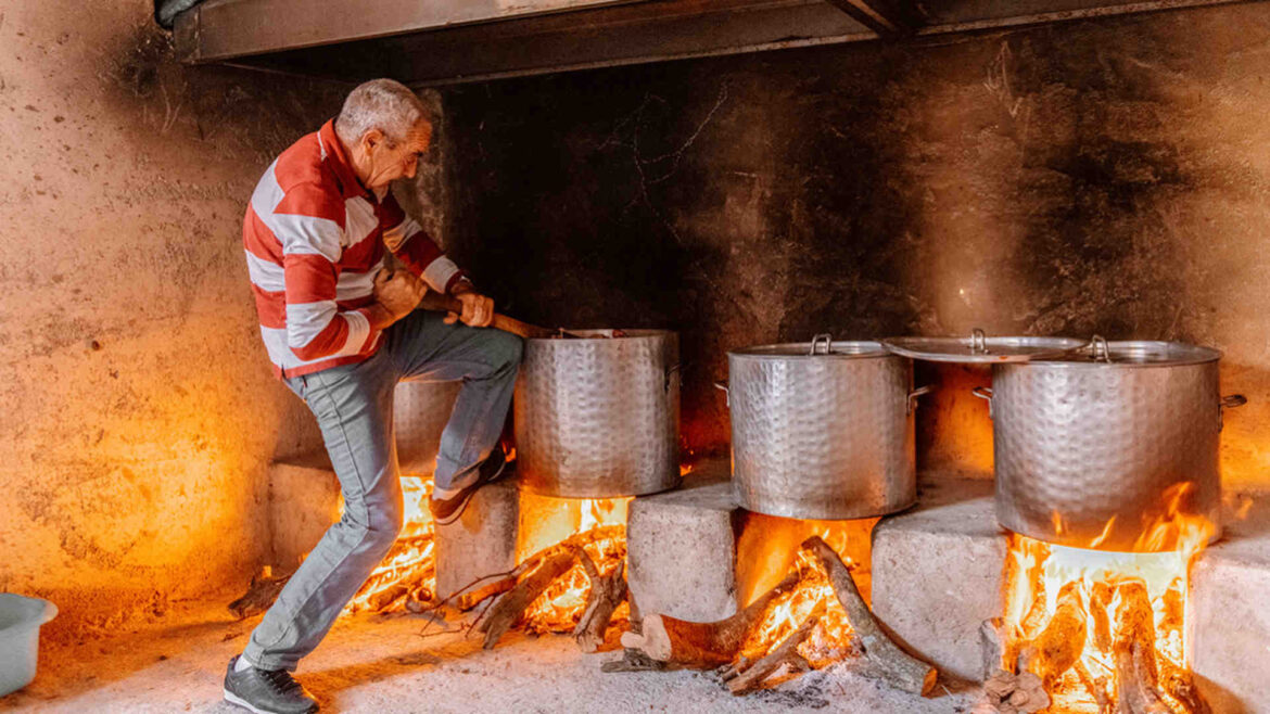 Kavos-Tinos-ethimo-2-Gastronomos-1170x658-2